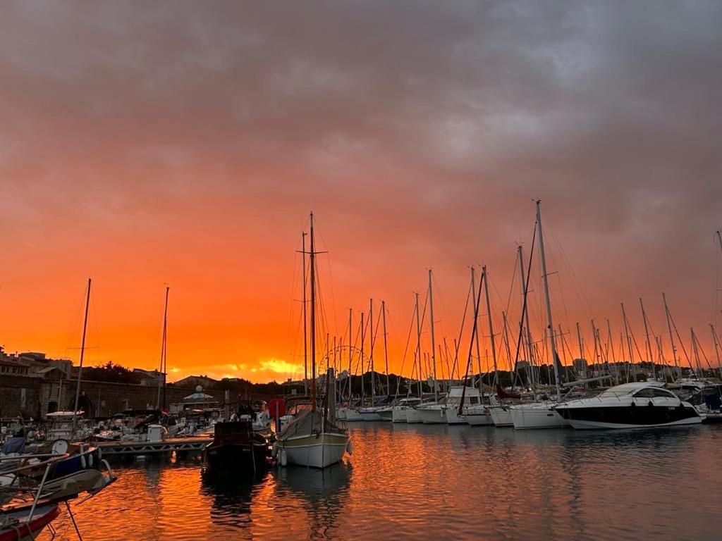 Escapade Antiboise Avec Parking Inclus Hotel Antibes Kültér fotó